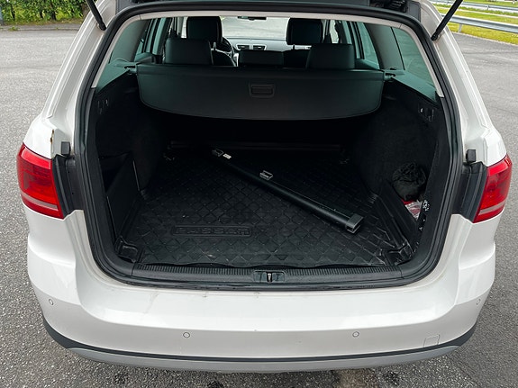 Volkswagen Passat Alltrack 10 of 12