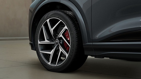 Audi Q6 e-tron 4 of 11