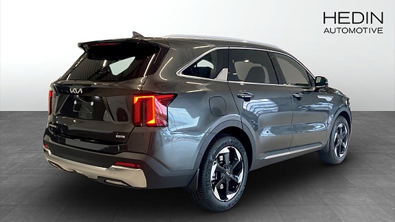 Kia Sorento 2 of 5