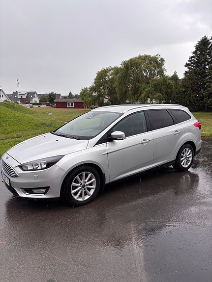 Ford Focus 2 of 5