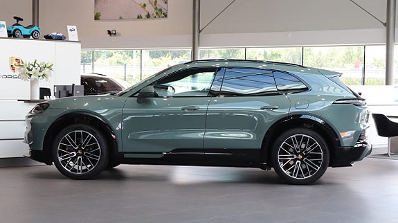 Porsche Cayenne 8 of 10