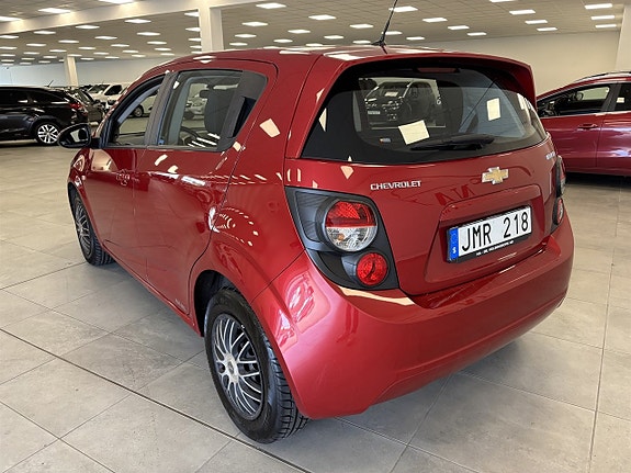 Chevrolet Aveo 4 of 5