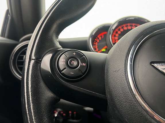 MINI Cooper 12 of 25