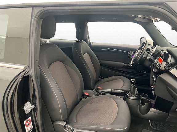 MINI Cooper 18 of 25