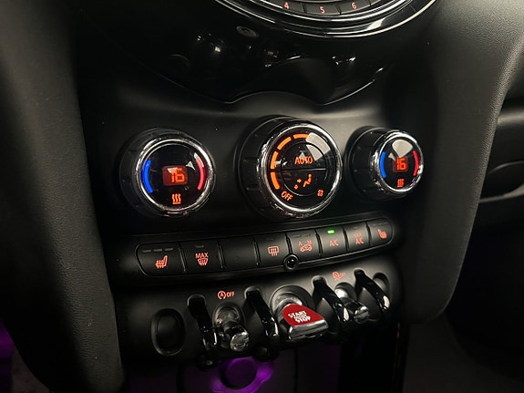 MINI Cooper 16 of 25