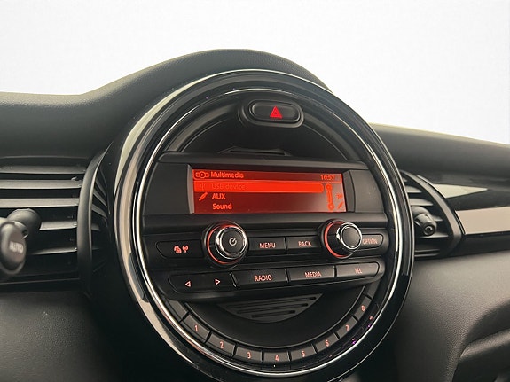 MINI Cooper 15 of 25