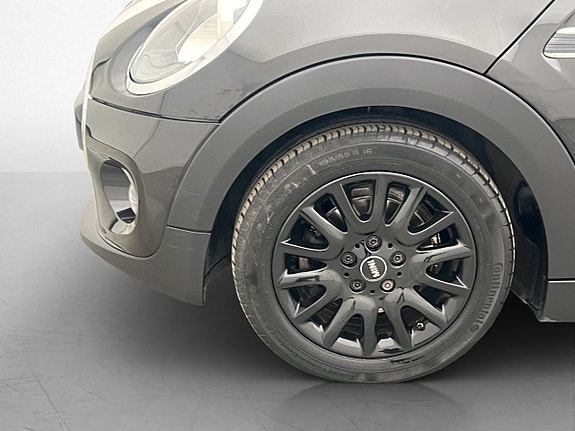 MINI Cooper 22 of 25
