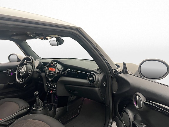MINI Cooper 17 of 25
