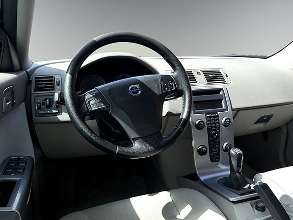 Volvo S40 6 of 9