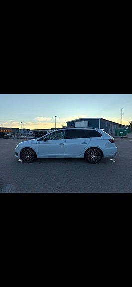 Seat Leon 4 of 5