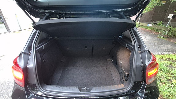 BMW 118d 9 of 16