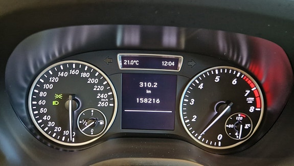 Mercedes-Benz B180 16 of 18