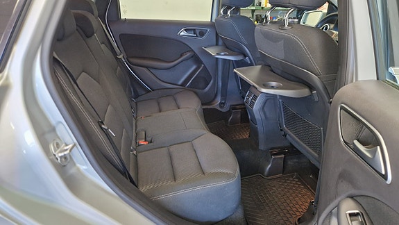 Mercedes-Benz B180 14 of 18