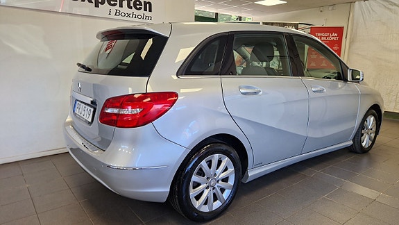 Mercedes-Benz B180 8 of 18
