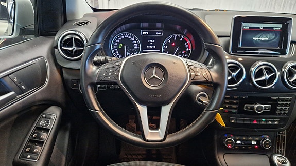 Mercedes-Benz B180 10 of 18