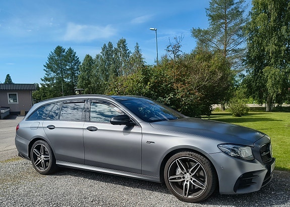 Mercedes-Benz E43 5 of 12