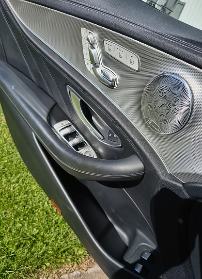 Mercedes-Benz E43 7 of 12
