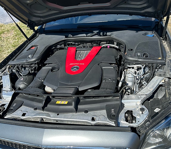 Mercedes-Benz E43 10 of 12