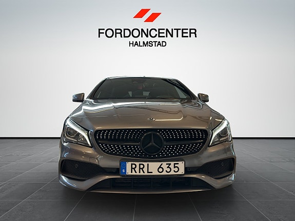 Mercedes-Benz CLA200 3 of 5