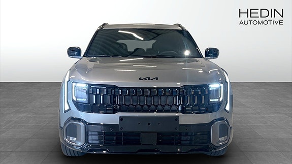 Kia Seltos 8 of 12