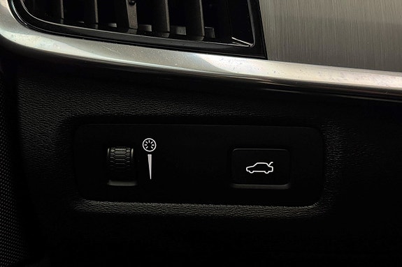 Volvo S90 30 of 30