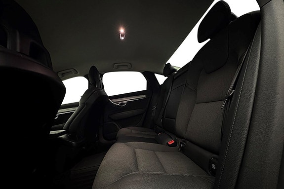Volvo S90 15 of 30