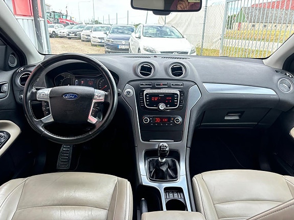 Ford Mondeo 9 of 26