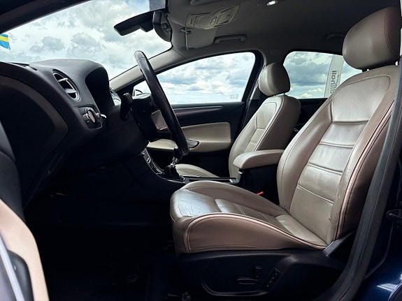 Ford Mondeo 17 of 26