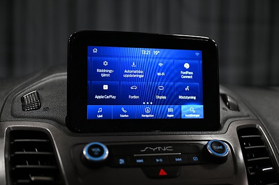 Ford Transit Connect 17 of 28