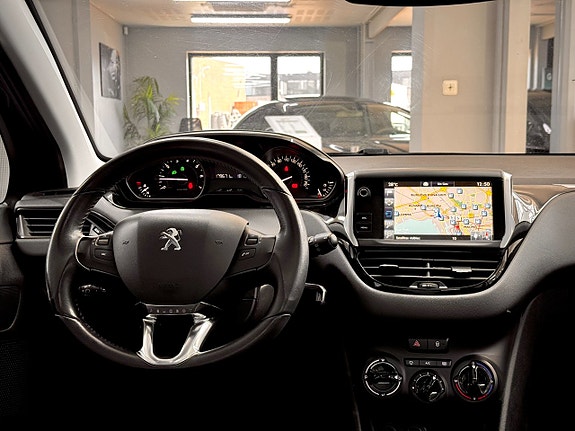Peugeot 208 13 of 22