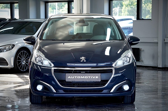 Peugeot 208 2 of 5