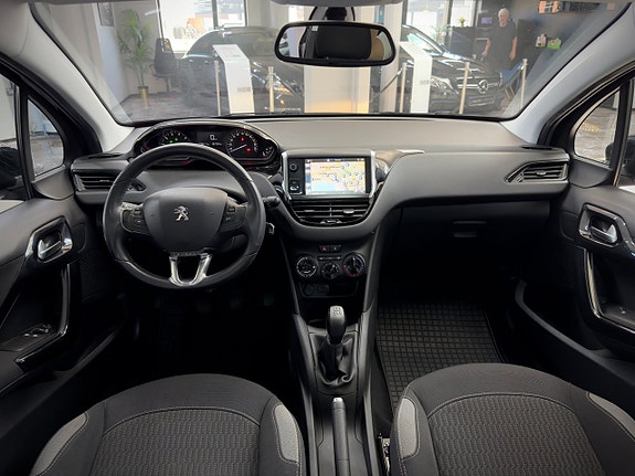 Peugeot 208 17 of 22