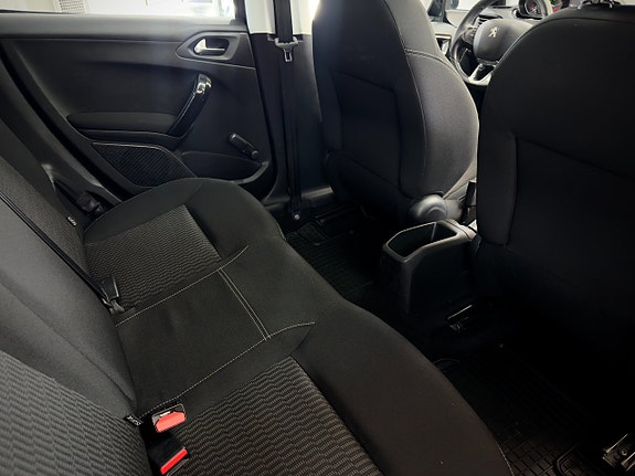Peugeot 208 19 of 22