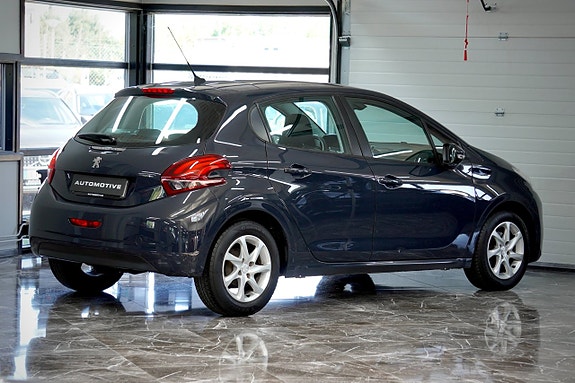 Peugeot 208 5 of 5