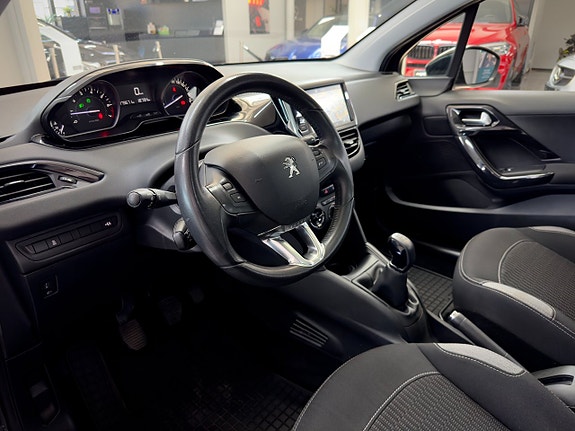 Peugeot 208 11 of 22