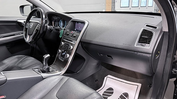 Volvo XC60 12 of 21
