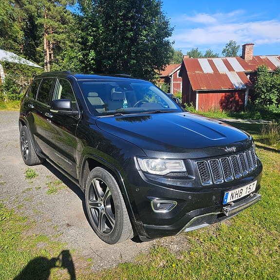 Jeep Grand Cherokee 2 of 5