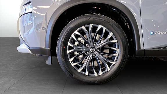 Nissan X-Trail 7 of 12