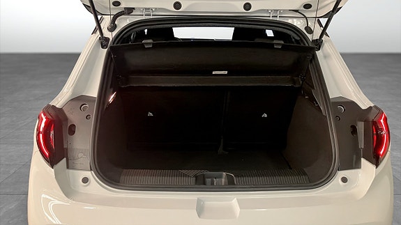 Nissan Micra 6 of 13
