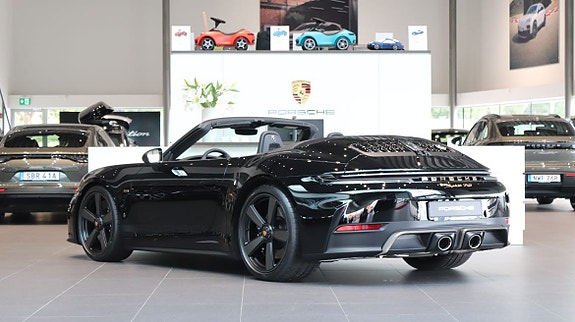 Porsche 911 2 of 5