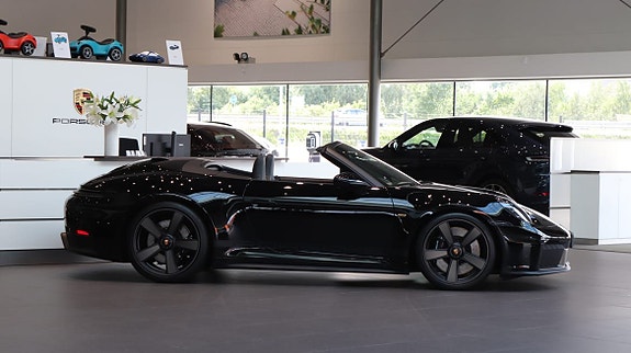 Porsche 911 3 of 5