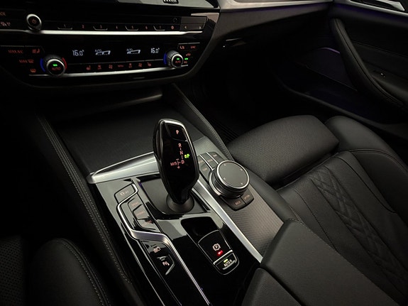 BMW 530e 28 of 30