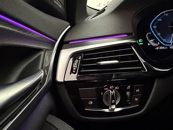BMW 530e 15 of 30