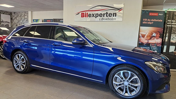 Mercedes-Benz C350 4 of 5