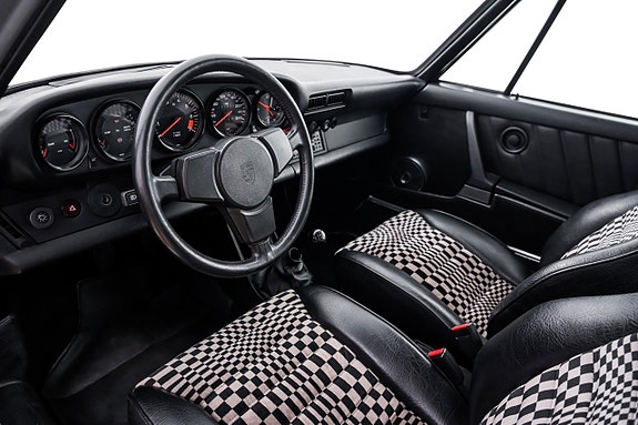 Porsche 911 Targa 12 of 25