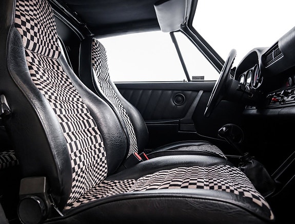 Porsche 911 Targa 23 of 25