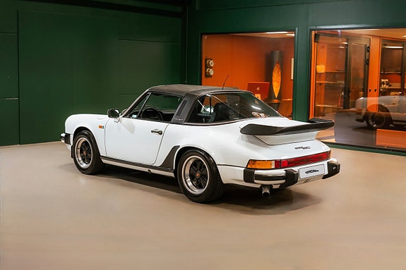 Porsche 911 Targa 3 of 25