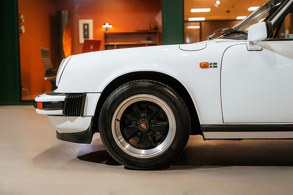 Porsche 911 Targa 5 of 25