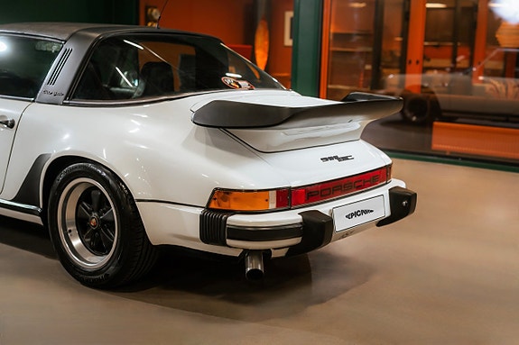 Porsche 911 Targa 4 of 25