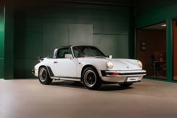 Porsche 911 Targa 6 of 25